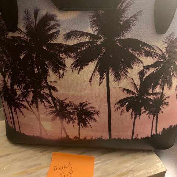 ❌SOLD ❌Henri bendel tote - Picture 3 of 4